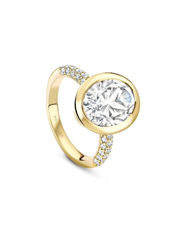 women’s pear-shaped ring-Florentine Oval Diamond White Enamel Yellow Gold Ring