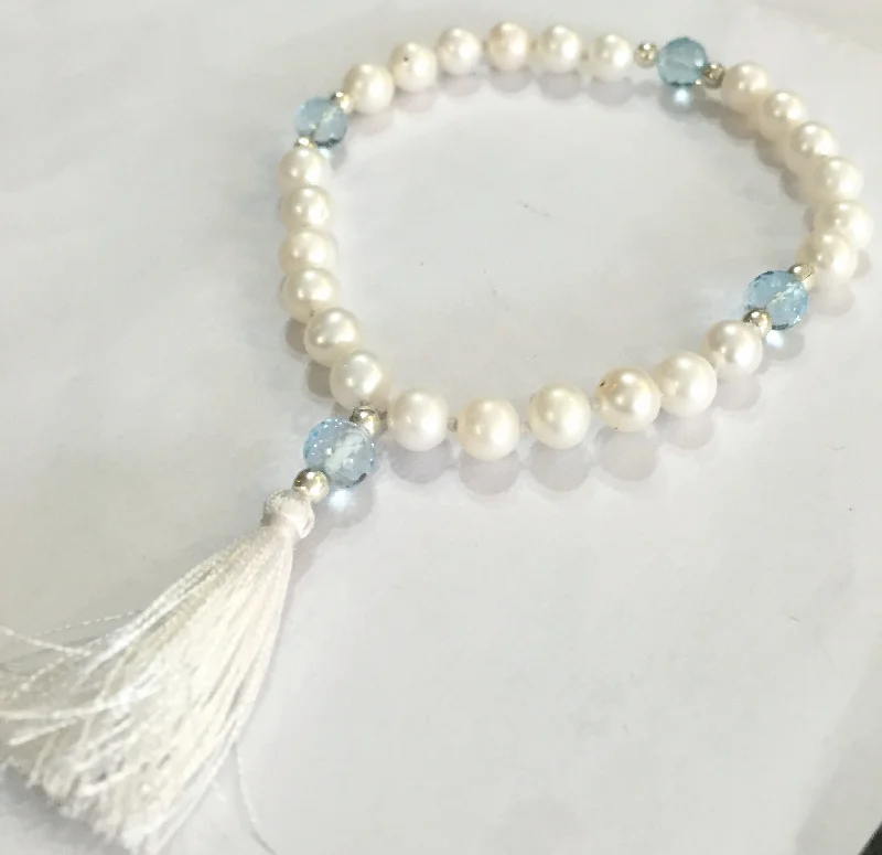 women’s luxury bangle-Pearl & Blue Topaz Quartermala