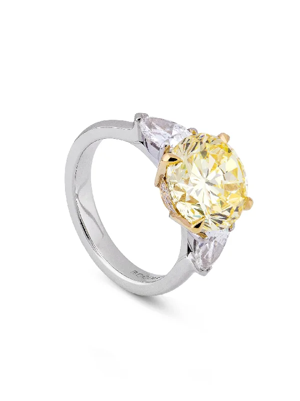 women’s solitaire ring-Classic Brilliant Yellow Diamond Platinum Ring