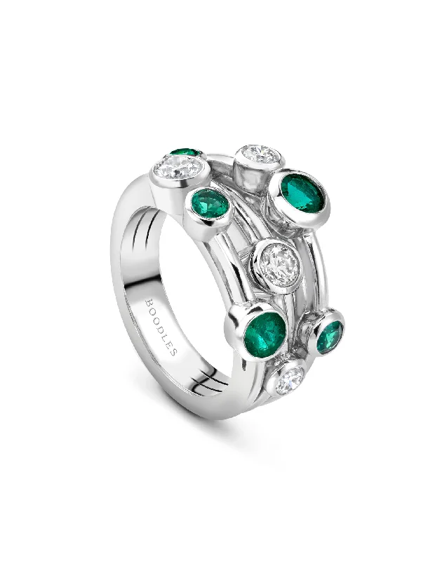 women’s luxury engagement ring-Raindance Classic Platinum Emerald Ring