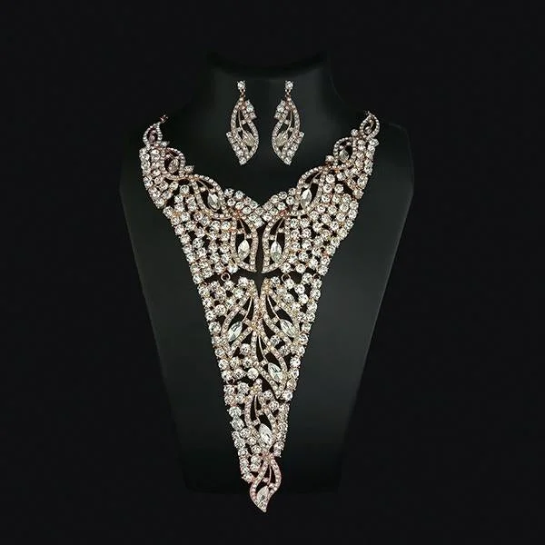 women’s luxury necklace-Urthn White Crystal Stone Necklace Set - 1108216B