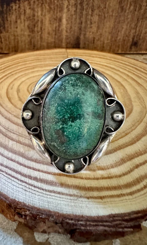 women’s wedding anniversary ring-ORNATE VINTAGE BEAUTY Silver & Turquoise Ring Size • Size 6 1/4