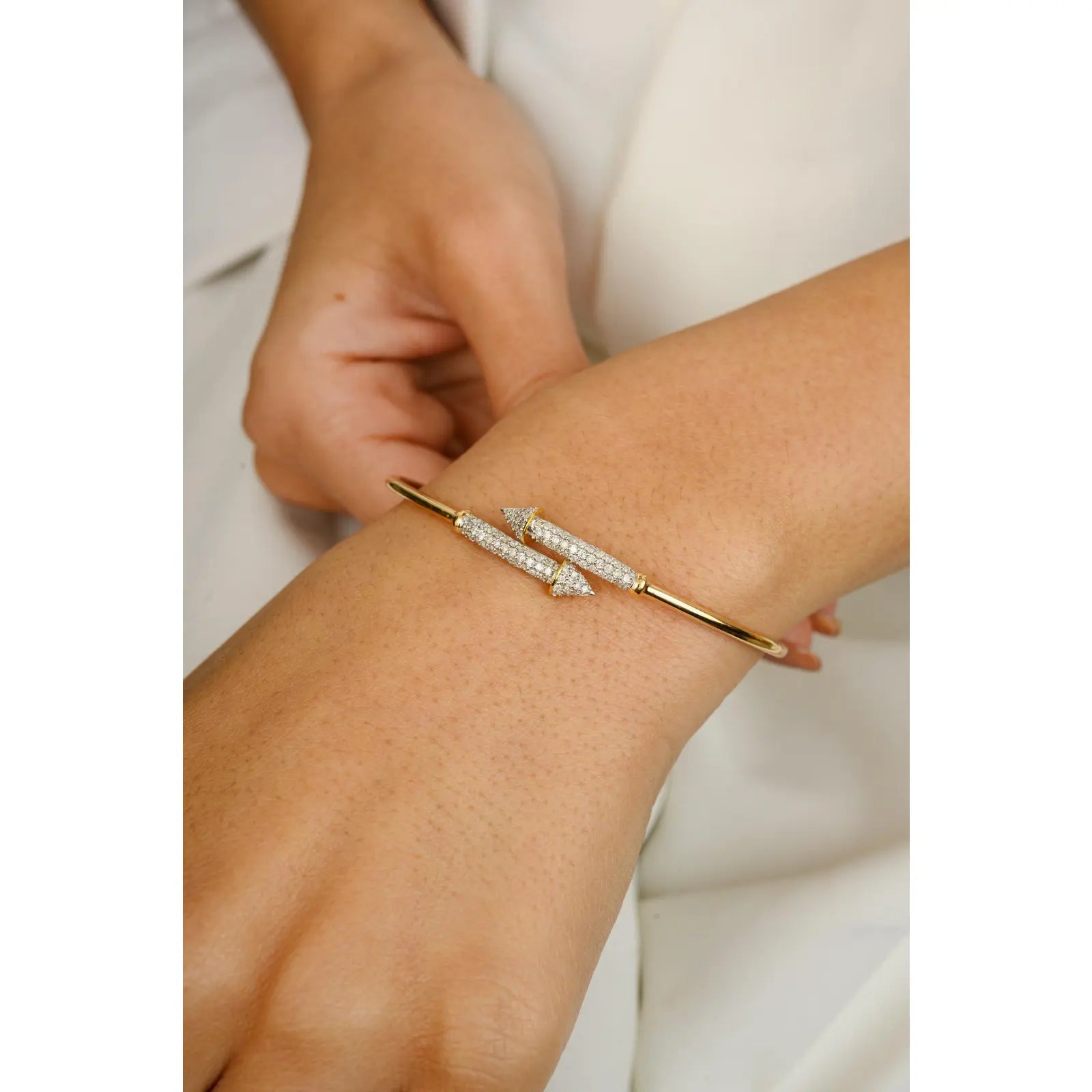 women’s diamond bracelet-Arrow Spark Twisted Bangle