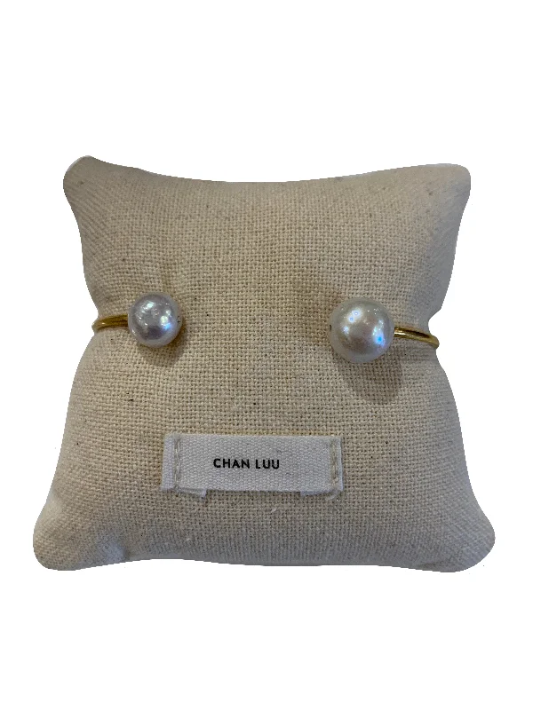 women’s charm bracelet-Pearl Cuff