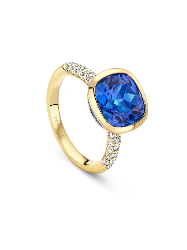 women’s luxury engagement ring-Florentine Dolce Vita Cushion Tanzanite Yellow Gold Ring